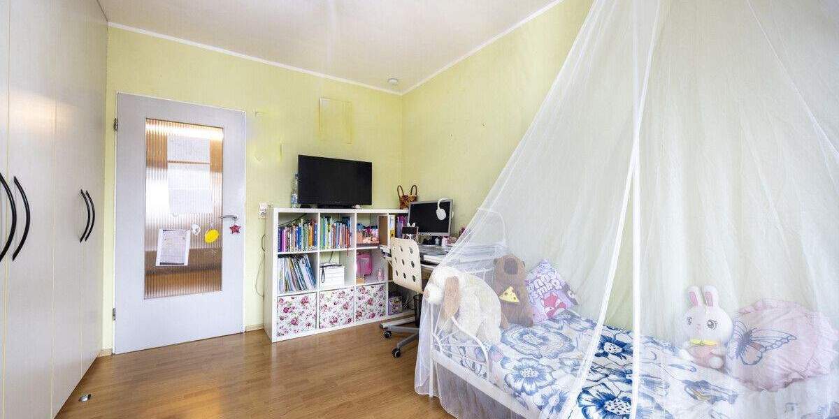 Familienfreundliche 4-Zimmer-Wohnung mit Balkon in Meerbusch-Büderich 4 zimmer