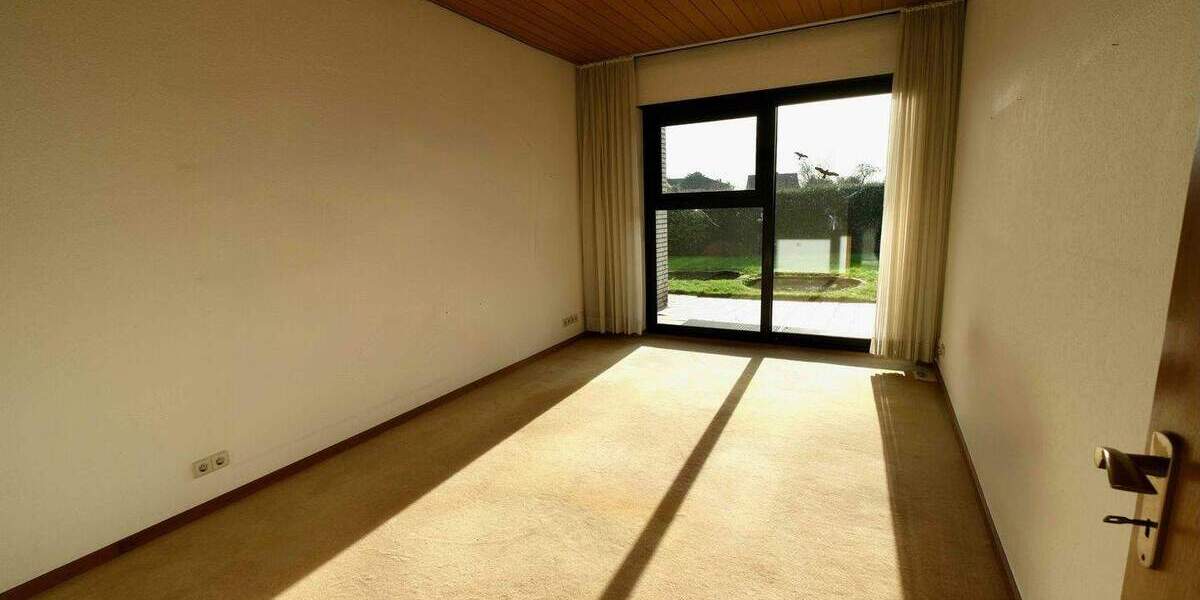 Premium-Grundstück mit Architektenbungalow und unverbaubarem Blick in Meerbusch-Büderich! 5 zimmer