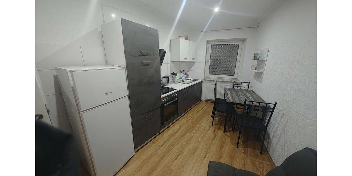 Schöne Altbau-Wohnung im Erdgeschoss 2 zimmer