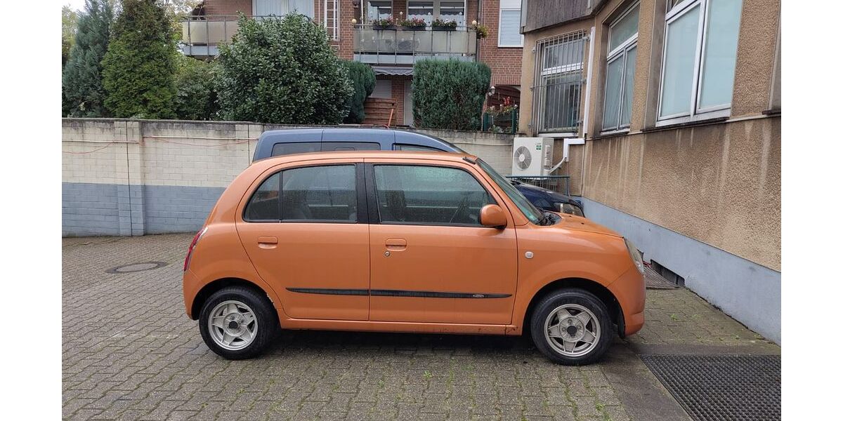 Daihatsu TREVIS 89.500 km 3.300 &euro; Duisburg 47167