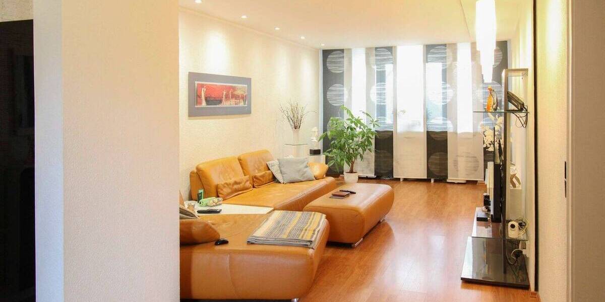 Ein Traum: Gehobene Etagenwohnung mit Balkon und Spa-Bereich 3 zimmer