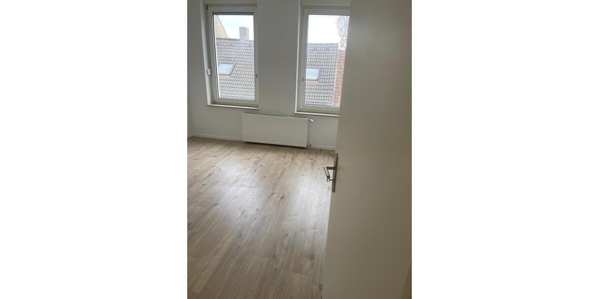 Etagenwohnung Krefeld Cracau - 2 Zimmer, 40 m&sup2;, 560&euro; | Angebot:25479735