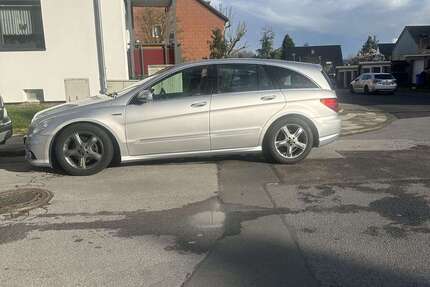 Mercedes-Benz R 320 299.900 km 6.000 € düsseldorfer str 130 40822