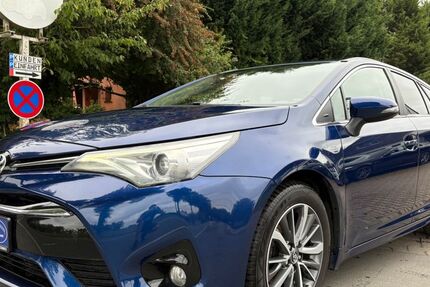 Toyota Avensis 177.800 km 8.600 € Moers 47447