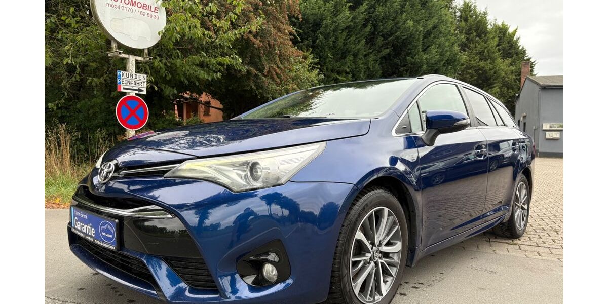 Toyota Avensis 177.800 km 8.600 &euro; Moers 47447