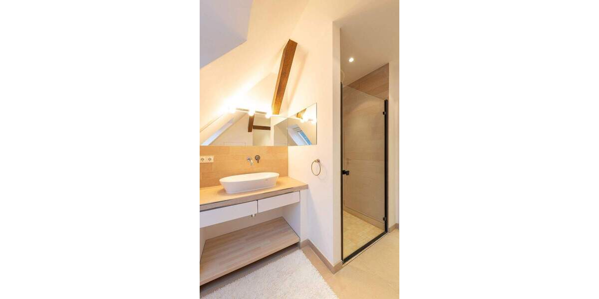 * Freistehendes Einfamilienhaus mit hoher Lebensqualität in begehrter Gerresheimer Lage * 6 zimmer