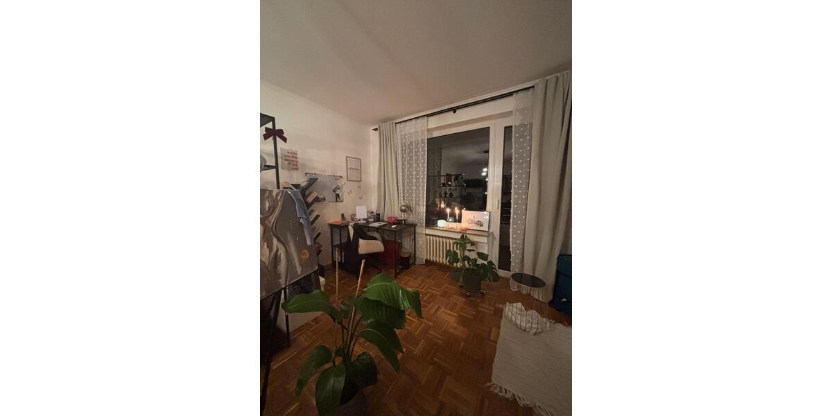 Etagenwohnung Düsseldorf Stadtbezirk 2 - 2 Zimmer, 34 m&sup2;, 700&euro; | Angebot:25307107