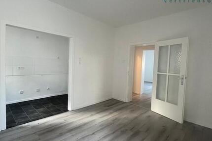 Moderne 3 Zimmer Wohnung mit Dusche und Balkon! zimmer