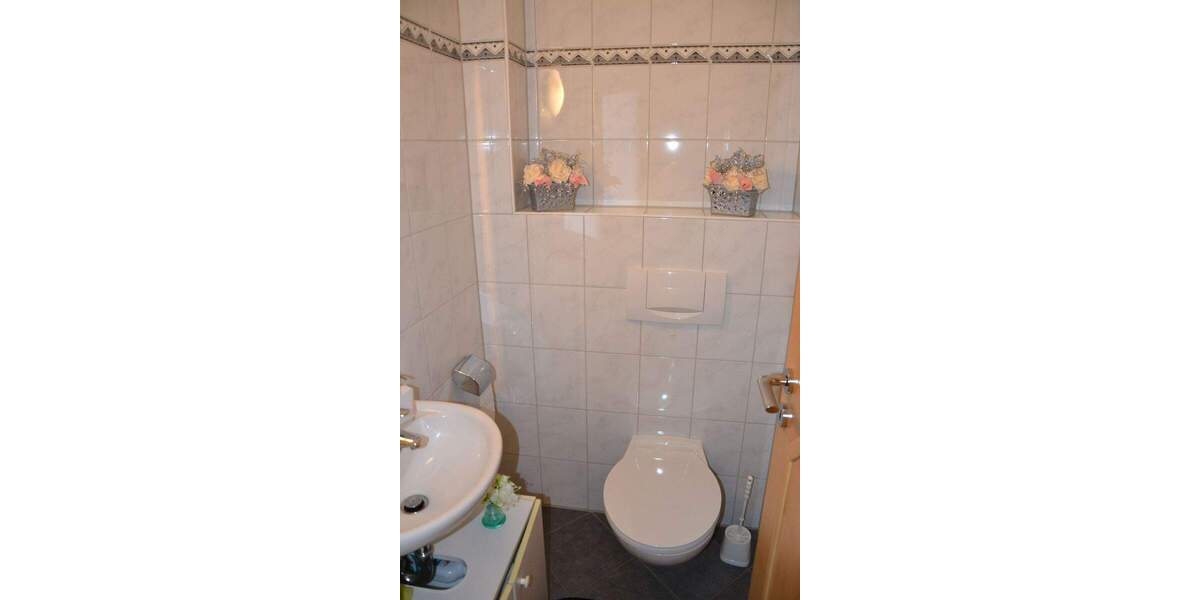 Etagenwohnung Düsseldorf Unterrath - 4 Zimmer, 99 m&sup2;, 1.450&euro; | Angebot:25111674