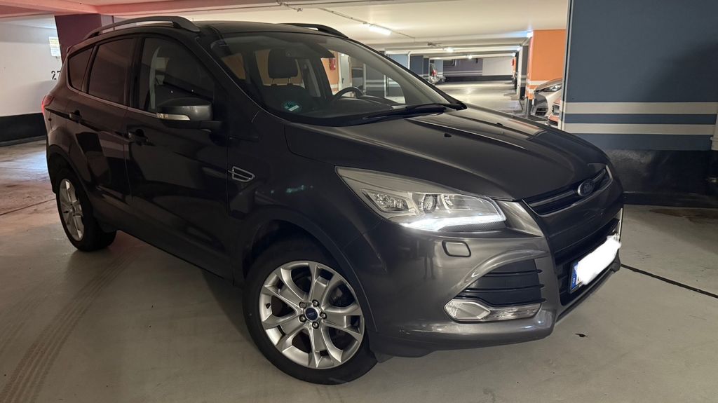 Ford Kuga 62.000 km 8.990 &euro; Bochum 44787