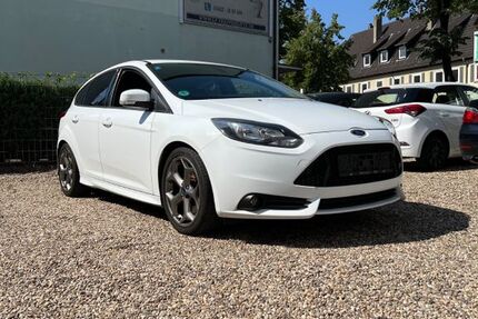 Ford Focus 196.000 km 8.800 &euro; Marl 45770