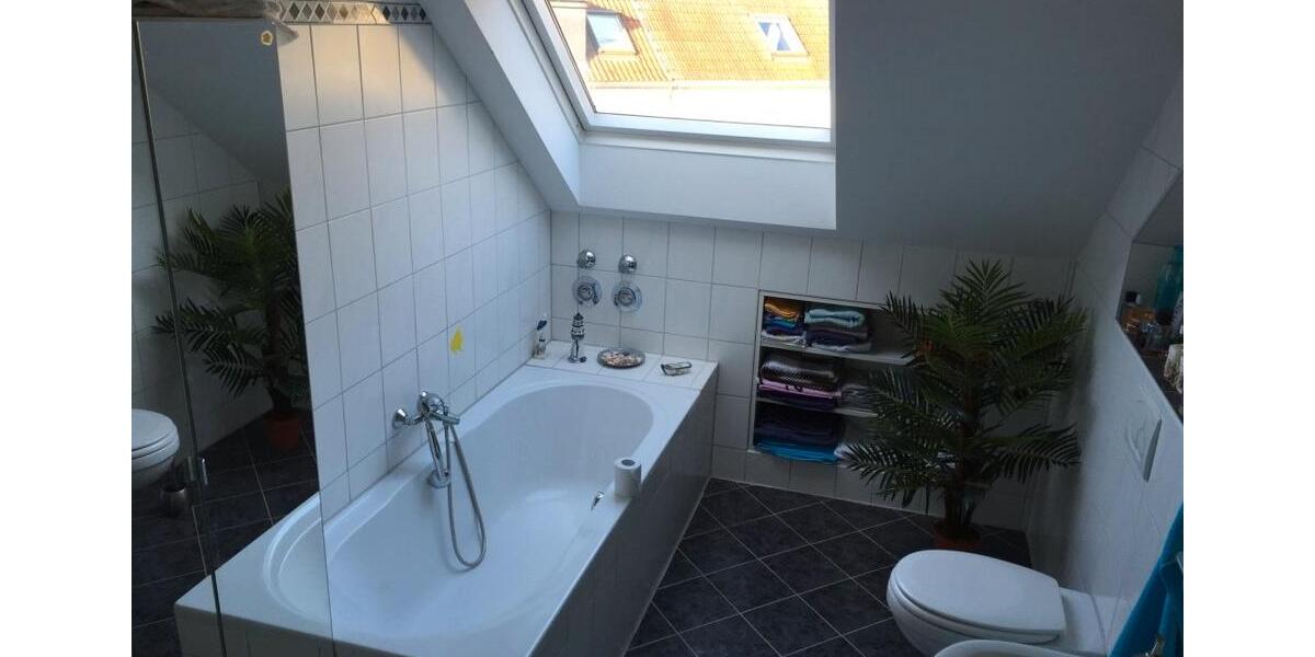 Dachgeschoßwohnung Tönisvorst - 4 Zimmer, 80 m&sup2;, 720&euro; | Angebot:26126042