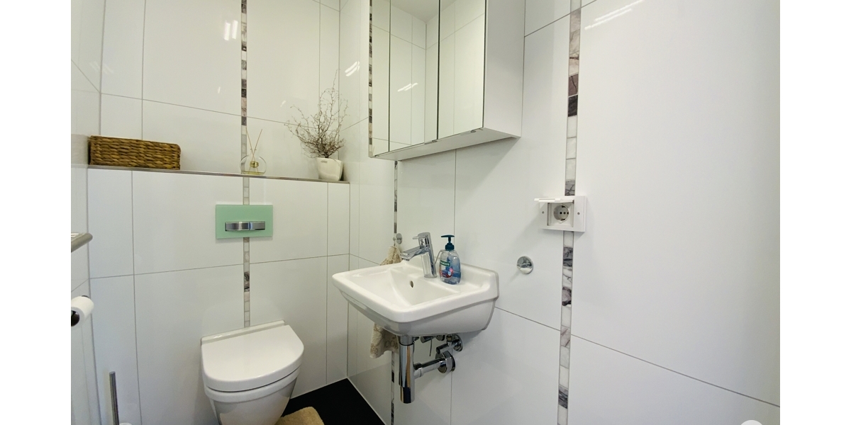 Wohnen auf einer Ebene Moderne, hochwertige 3 Zimmer-Wohnung mit Bungalow-Charakter - Erdgeschoßwohnung Düsseldorf Heerdt | Angebot:26991571