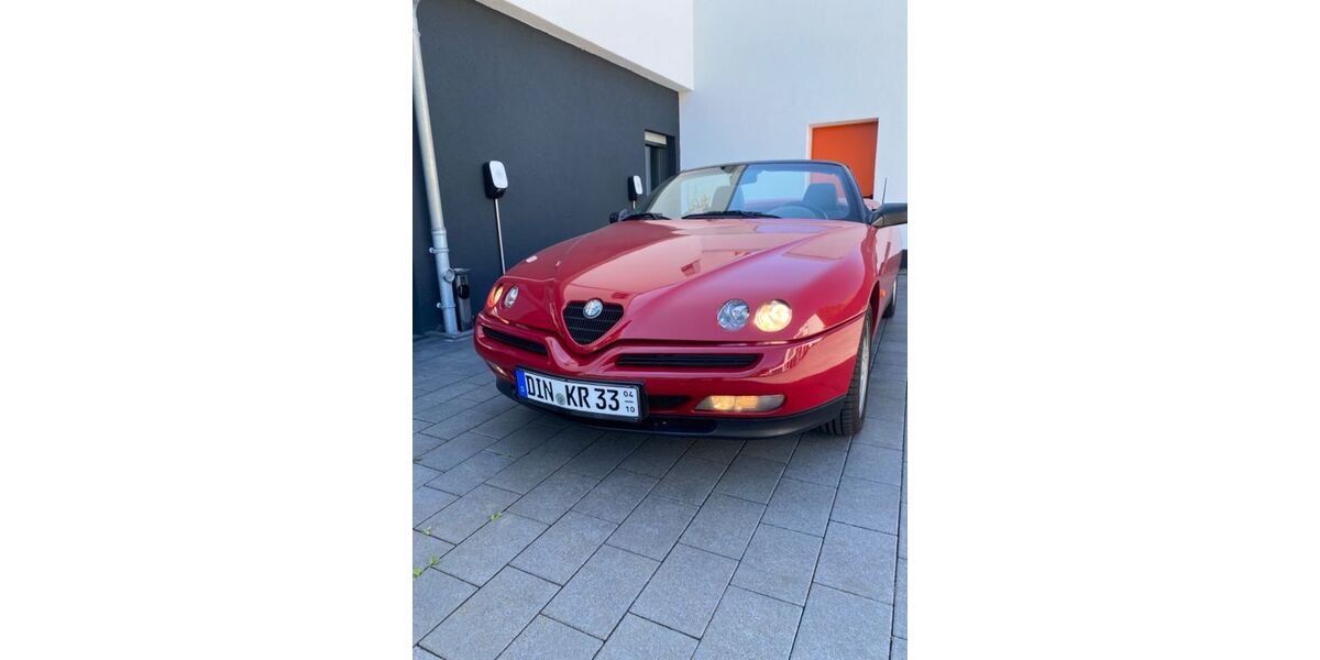 Alfa Romeo Spider 82.450 km 14.800 &euro; Voerde 46562