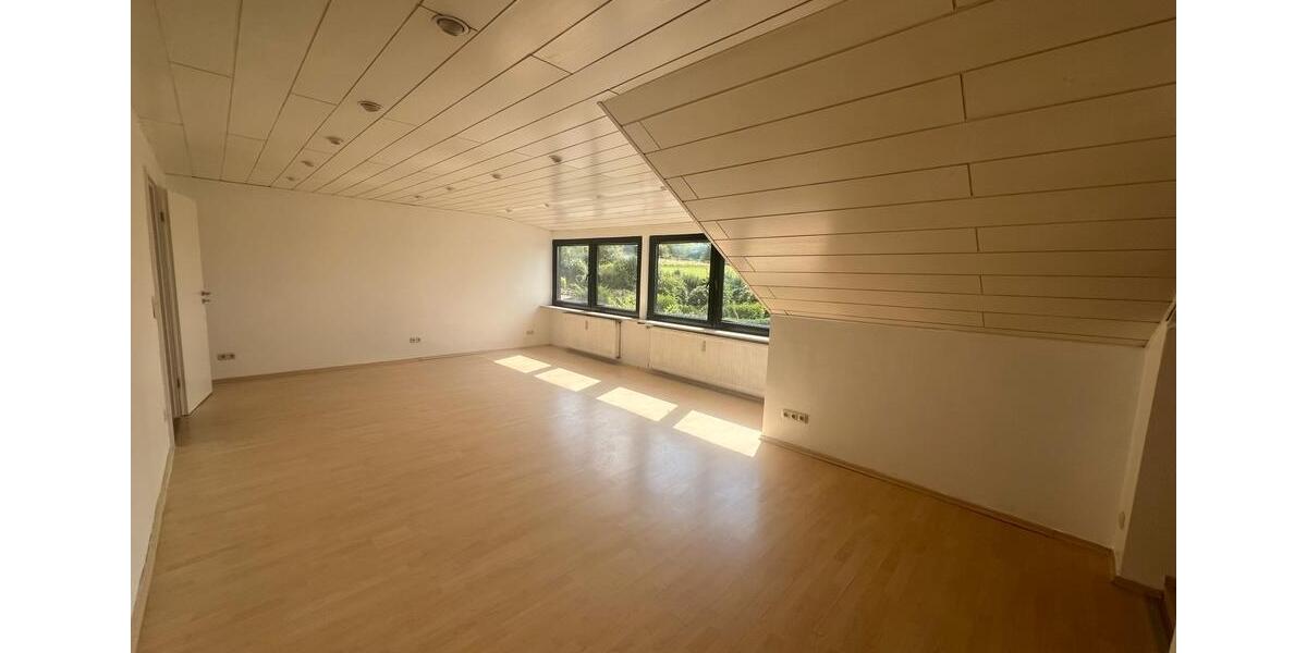 Dachgeschoßwohnung Heiligenhaus - 3 Zimmer, 106 m&sup2;, 900&euro; | Angebot:25182277
