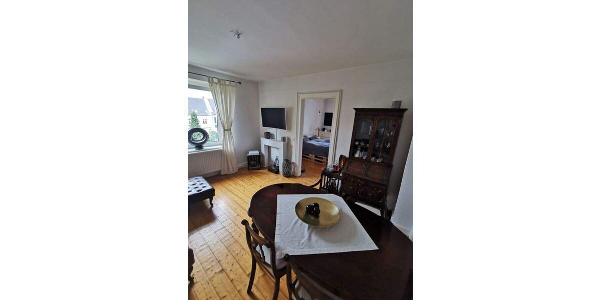 Charmante Altbauwohnung mit sonnigem Balkon im 3. OG sucht neuen Mieter 2 zimmer