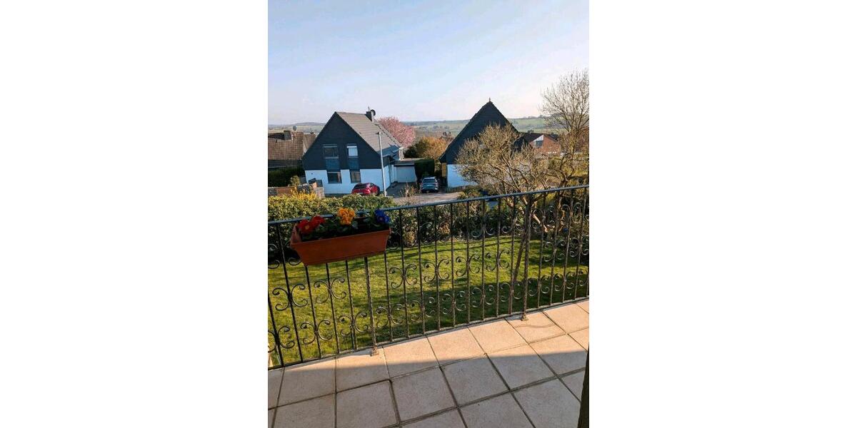 Dachgeschoßwohnung Heiligenhaus - 4 Zimmer, 105 m&sup2;, 950&euro; | Angebot:26061997