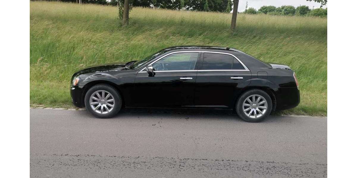 Chrysler 300C 140.000 km 11.500 &euro; Oberhausen 46045