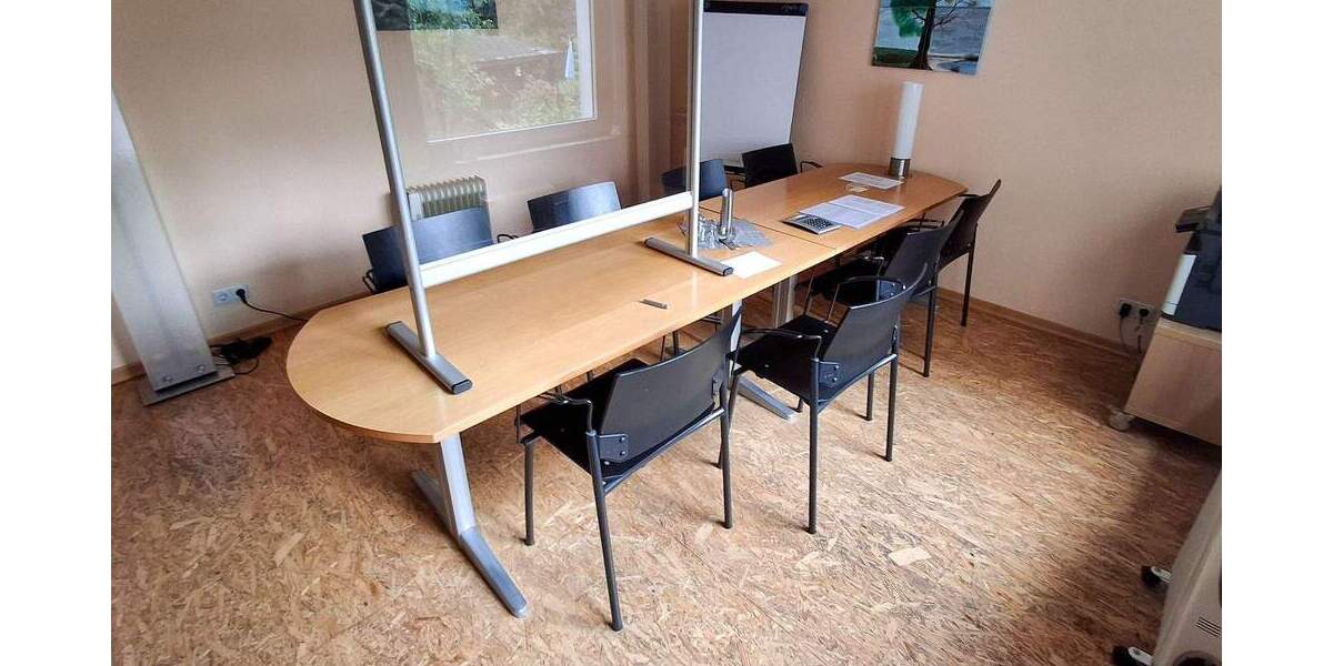 Großzügiges Zweifamilienhaus mit viel Platz und separatem Bürobereich in Top Lage von D-Unterrath 6 zimmer