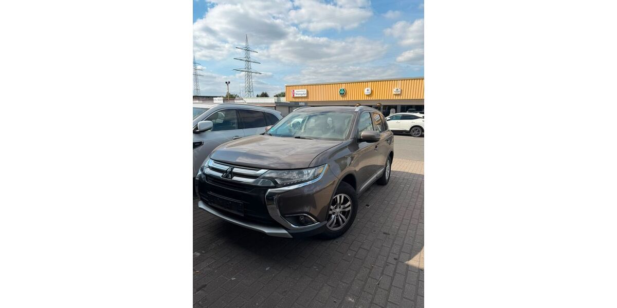 Mitsubishi Outlander 110.000 km 11.999 &euro; Dinslaken 46539