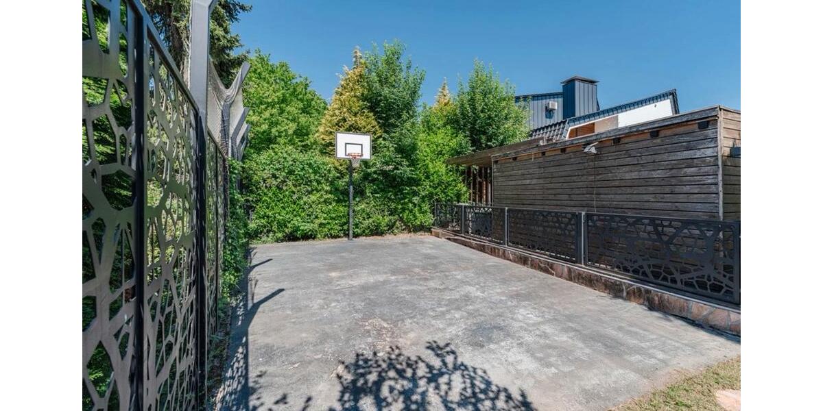 Einfamilienhaus Essen Stadtbezirk IX - 7 Zimmer, 307 m&sup2;, 300&euro; | Angebot:25396674