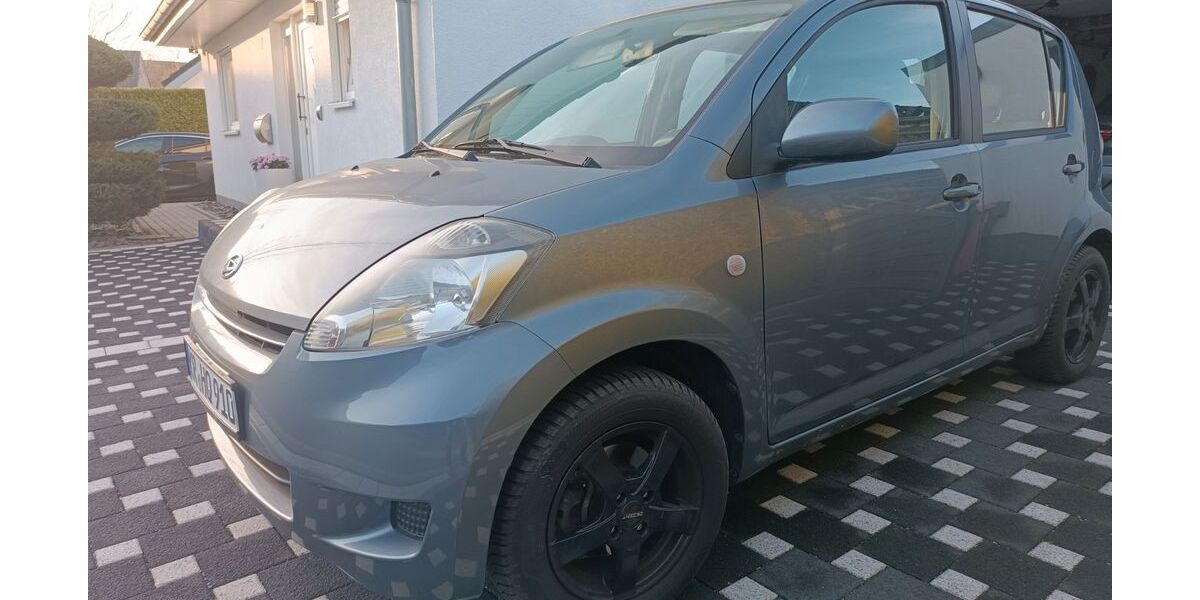 Daihatsu Sirion 147.500 km 2.450 &euro; Krefeld 47804