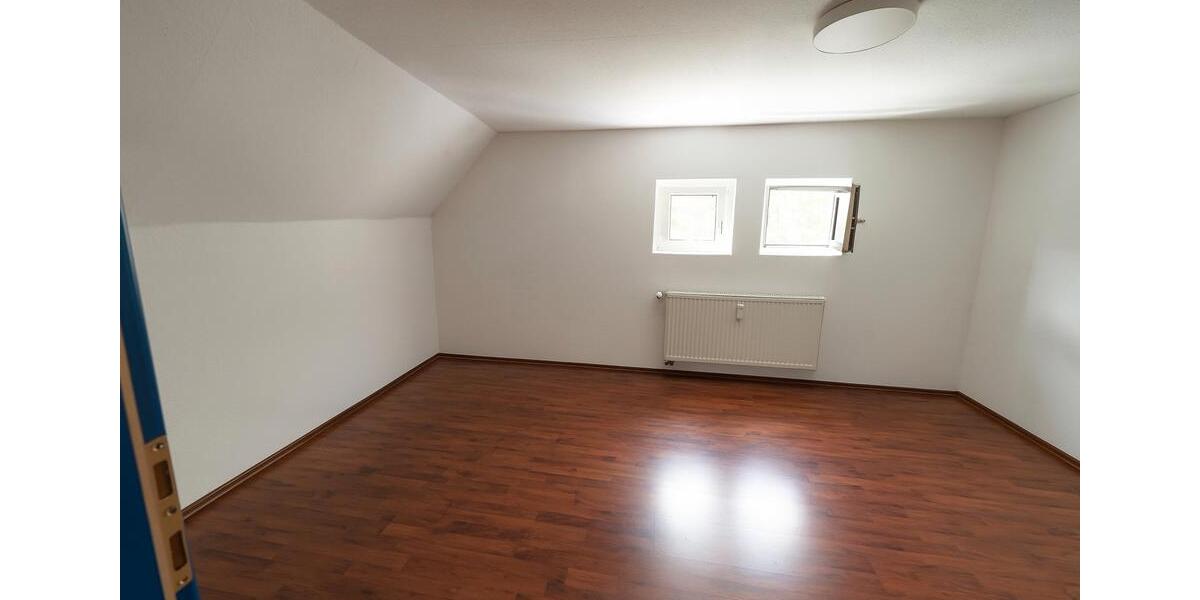 Dachgeschoßwohnung Bochum Bochum-Nord - 3 Zimmer, 92 m&sup2;, 760&euro; | Angebot:26581057