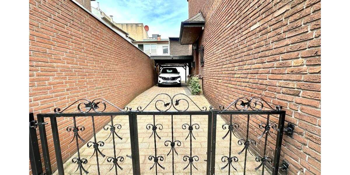 Modernisiertes Zweifamilienhaus mit großer Eigentümerwohnung in Alt-Hamborn! 6 zimmer