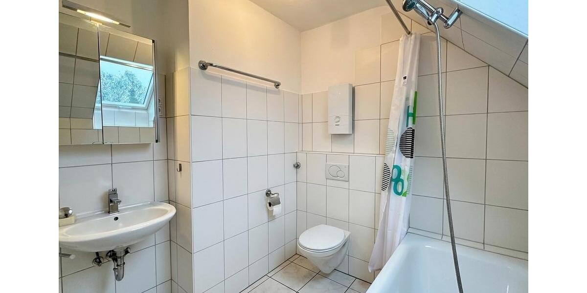 Dachgeschoßwohnung Krefeld Hülser Berg - 3 Zimmer, 57 m&sup2;, 800&euro; | Angebot:26365970