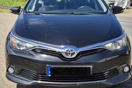 Toyota Auris 177.300 km 7.999 &euro; Gelsenkirchen 45881