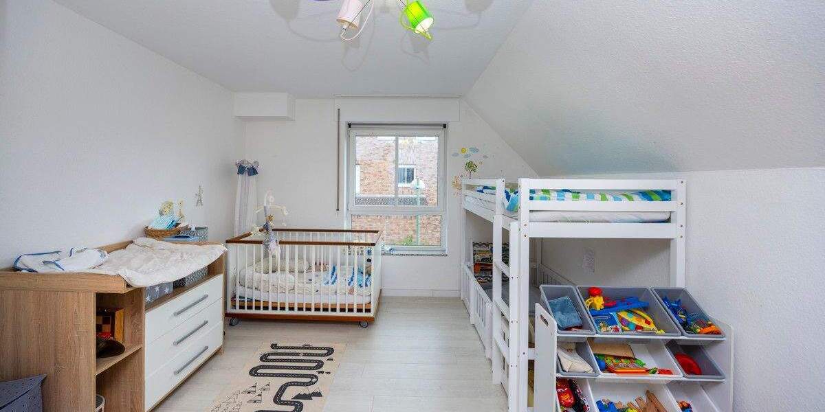 Reiheneckhaus mit 5 Zimmern und Garten in familienfreundlicher Lage von Osterath 5 zimmer