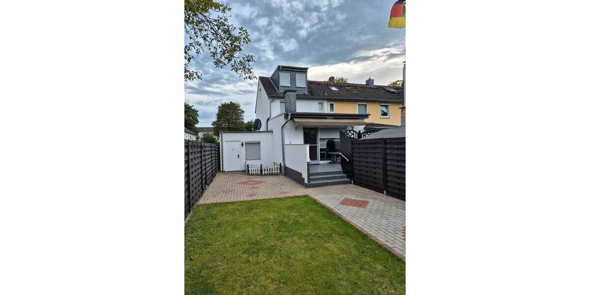 Reiheneckhaus mit Garage 9 zimmer