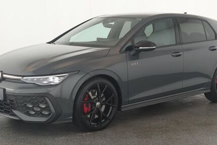 VW Golf 7.900 km 39.784 &euro; Düsseldorf 40233