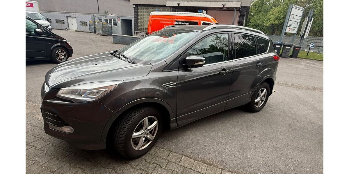 Ford Kuga 174.905 km 9.700 &euro; Gelsenkirchen 45883