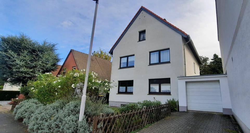 Von privat: Freistehendes 3-Familienhaus mit Garage, ruhige Lage zimmer