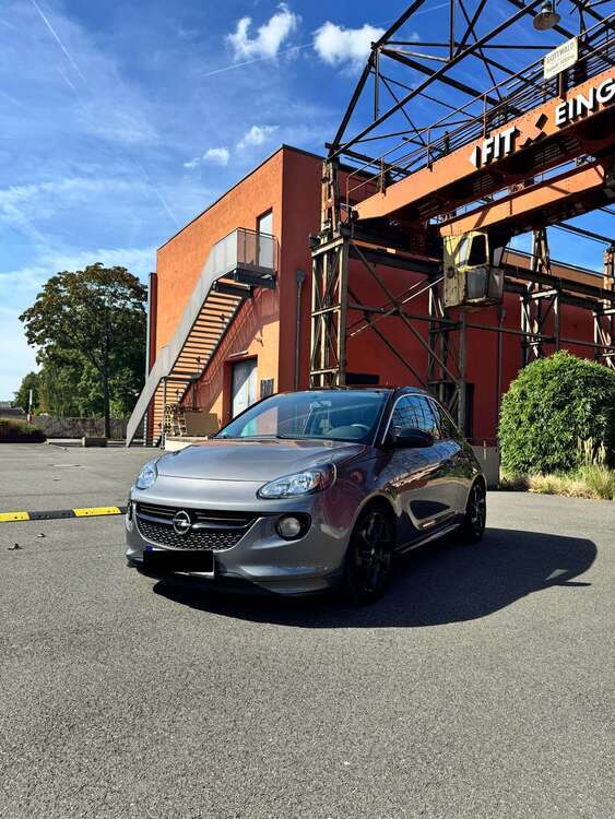 Opel Adam 83.000 km 8.990 € Düsseldorf 40597