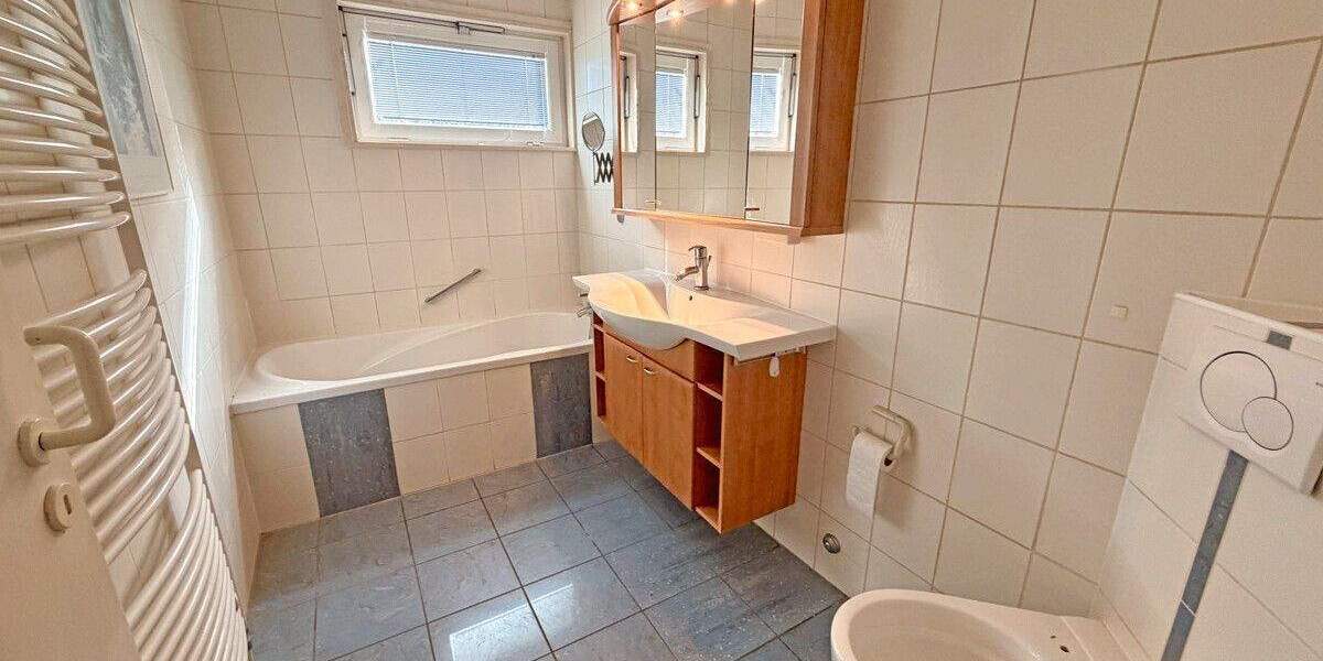 Einfamilienhaus Moers Utfort - 5 Zimmer, 203 m&sup2;, 400.000&euro; | Angebot:25604307