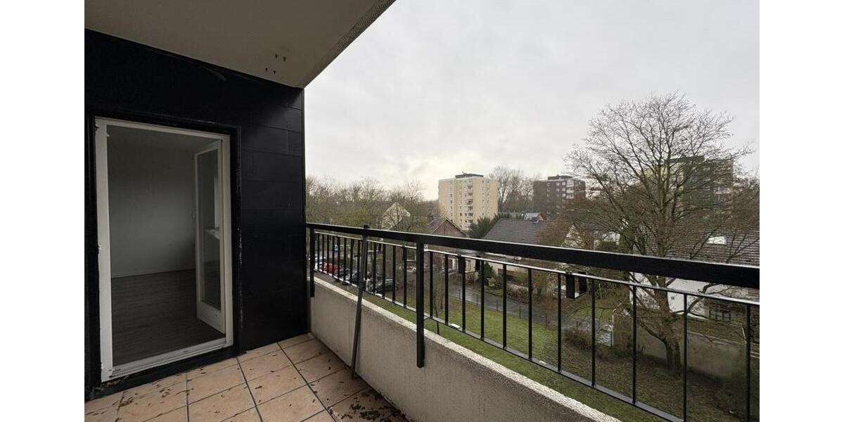 ++schöne 3 Zimmer Wohnung mit Balkon++ 3 zimmer