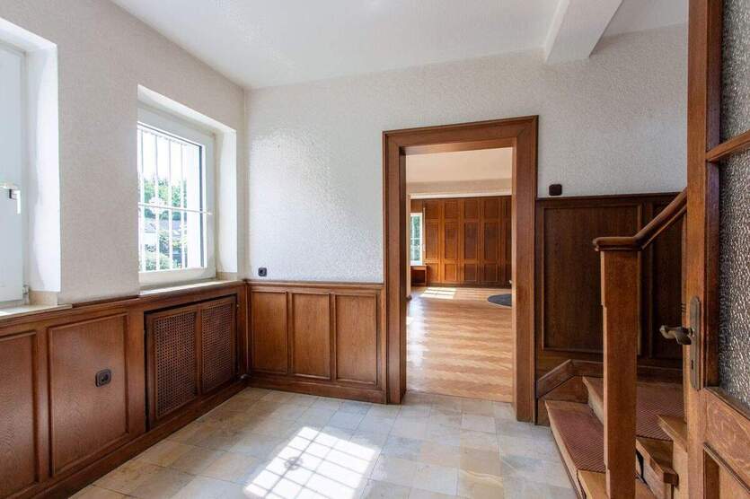 Blömker! Freistehendes Einfamilienhaus mit traumhaften Garten und zwei Garagen am Wittringer Wald! 4 zimmer