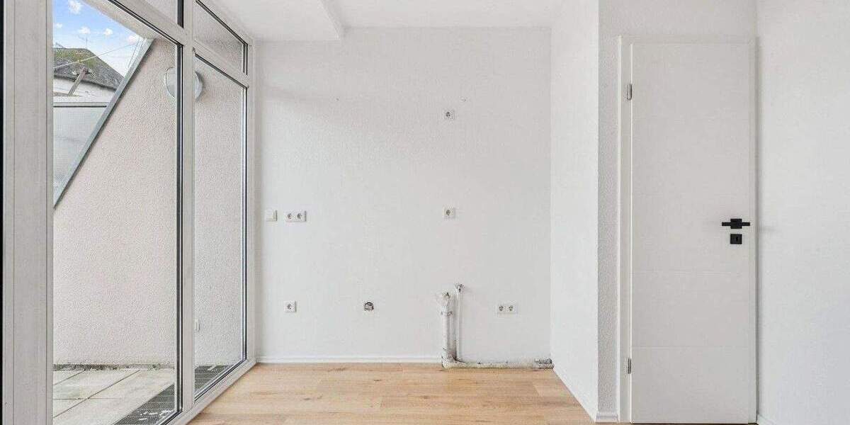 *Provisionsfrei* frisch renovierte 1-Zimmer ETW in St.Tönis mit TG-Stellplatz 1 zimmer