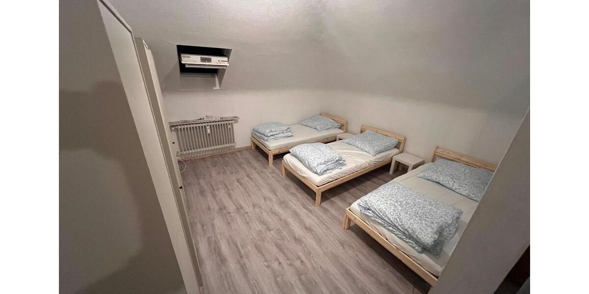 Dachgeschoßwohnung Essen Stadtbezirk VI - 3 Zimmer, 60 m&sup2;, 850&euro; | Angebot:26255769