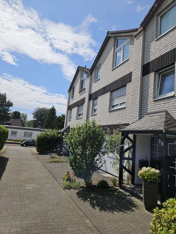 Haus zum Kaufen in Erkrath-Unterfeldhaus 550.000 € 162 m² 8 zimmer