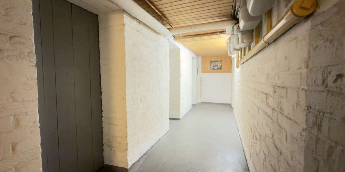 Gepflegte 3,5-Zimmer-Dachgeschosswohnung mit Einbauküche und Garage - Dachgeschoßwohnung Gelsenkirchen Gelsenkirchen-Mitte | Angebot:24740235