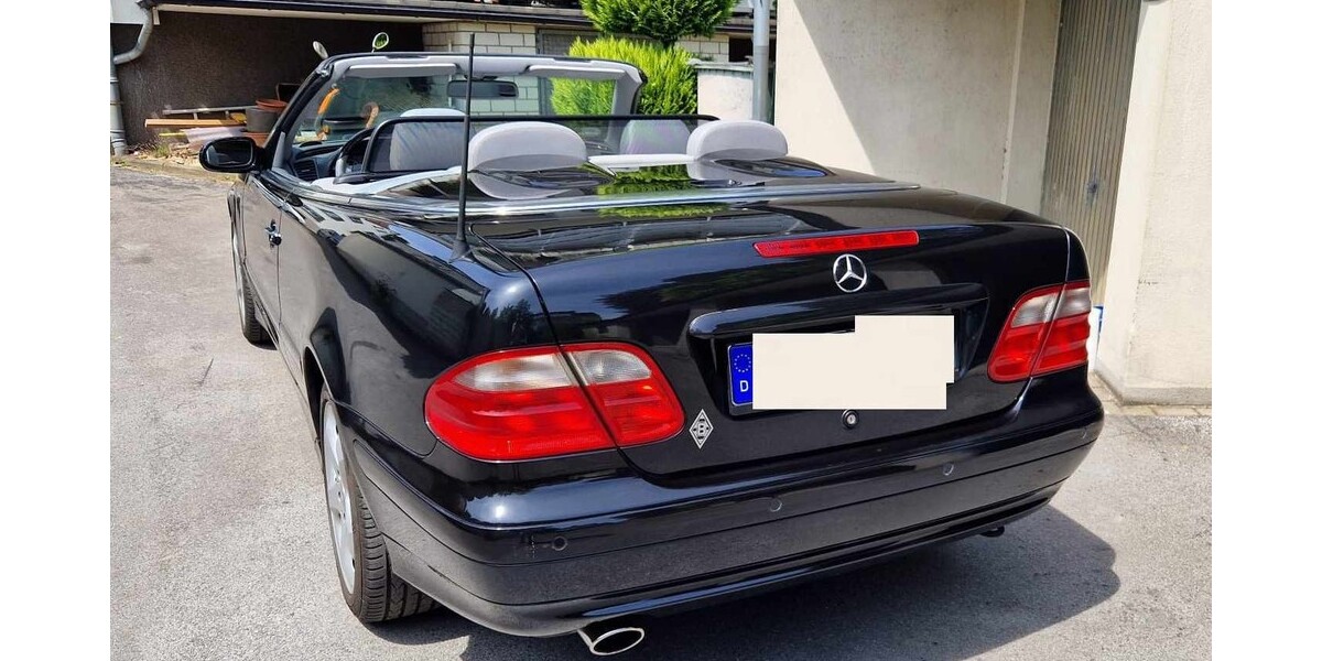 Mercedes-Benz CLK 320 165.500 km 11.990 &euro; Moers 47441