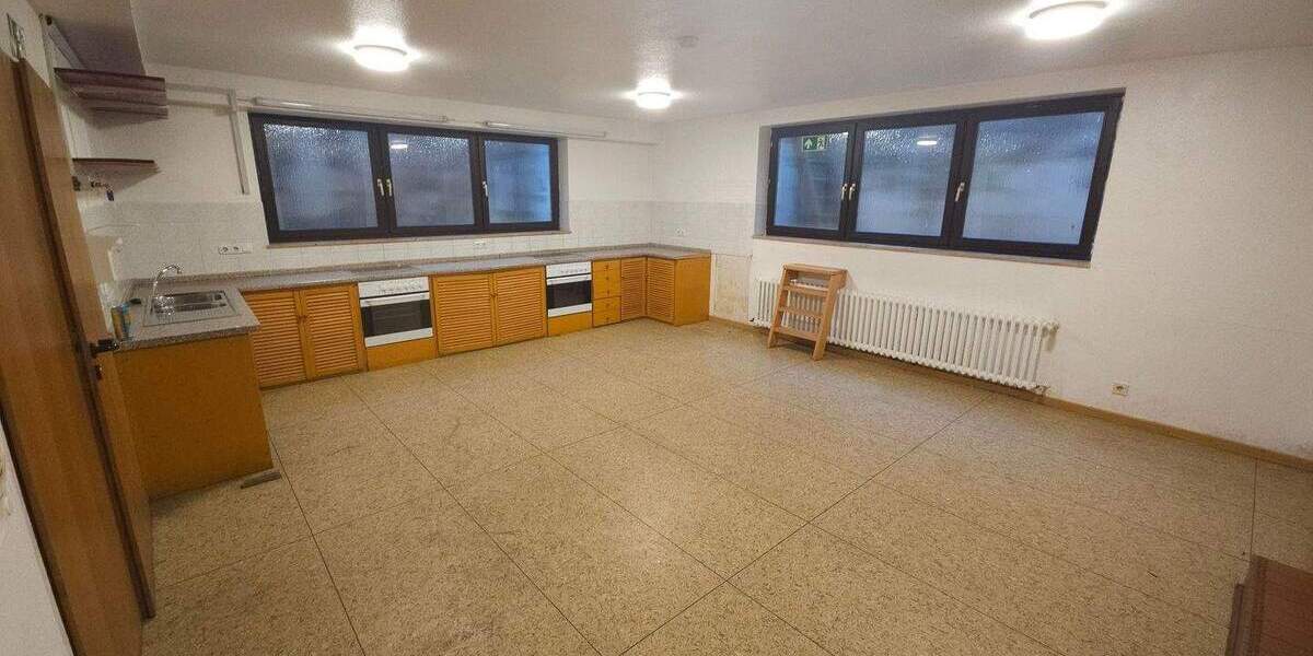 Mehrfamilienhaus, Wohnhaus Neukirchen-Vluyn Vluyn - 4 Zimmer, 180 m&sup2;, 1.950&euro; | Angebot:25877302