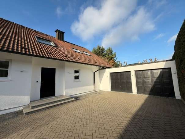 Einfamilienhaus Meerbusch Necklenbroich - 8 Zimmer, 300 m&sup2;, 8.900&euro; | Angebot:26301909
