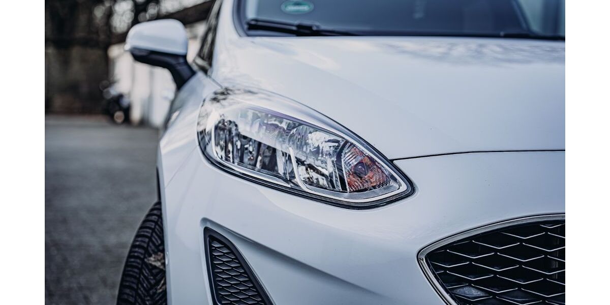 Ford Fiesta 67.000 km 9.800 &euro; Düsseldorf 40472