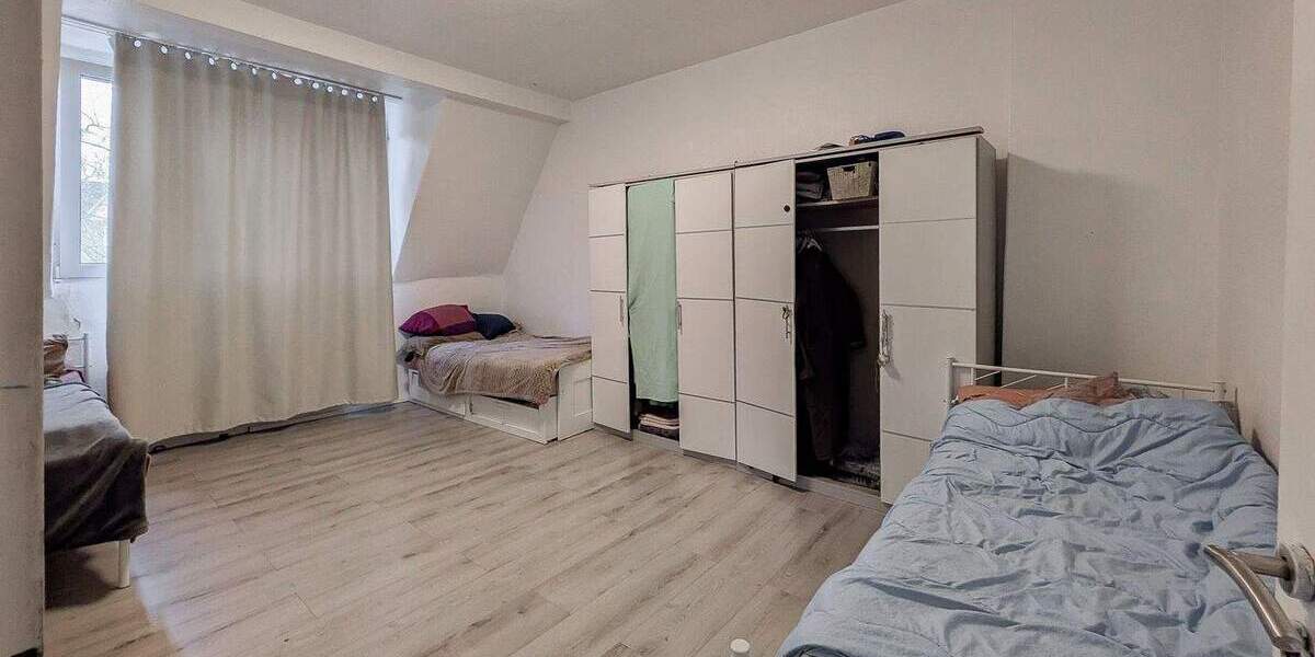 4 Einheiten - 3 Garagen - 1000 m² Grundstück 1 zimmer