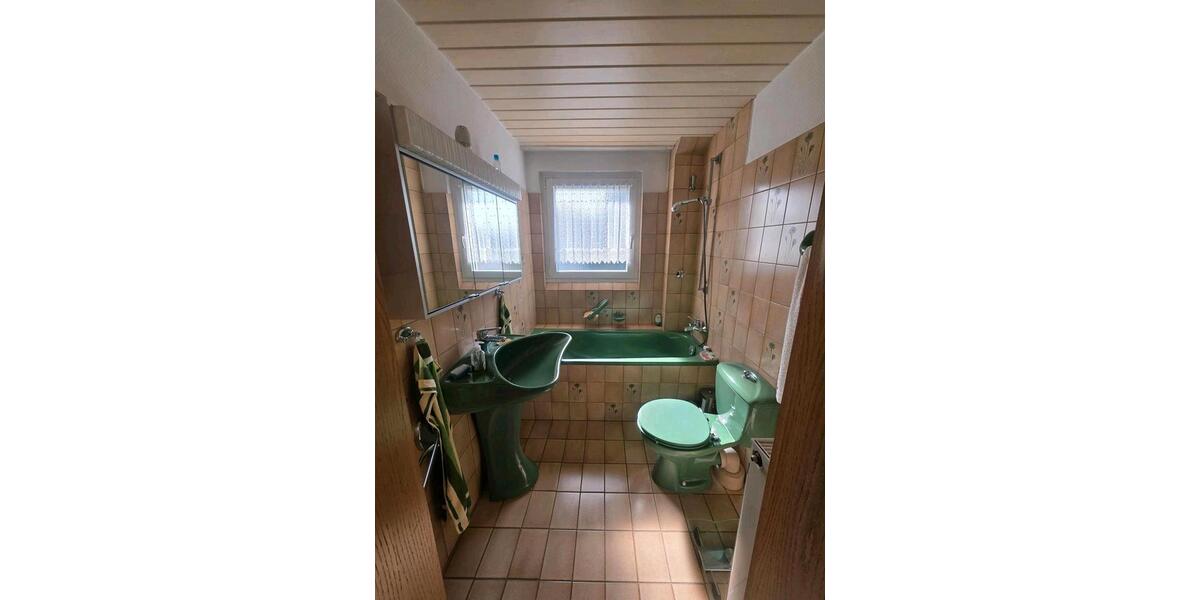 Dachgeschoßwohnung Mülheim an der Ruhr Rechtsruhr-Nord - 5 Zimmer, 105 m&sup2;, 195.000&euro; | Angebot:26990911