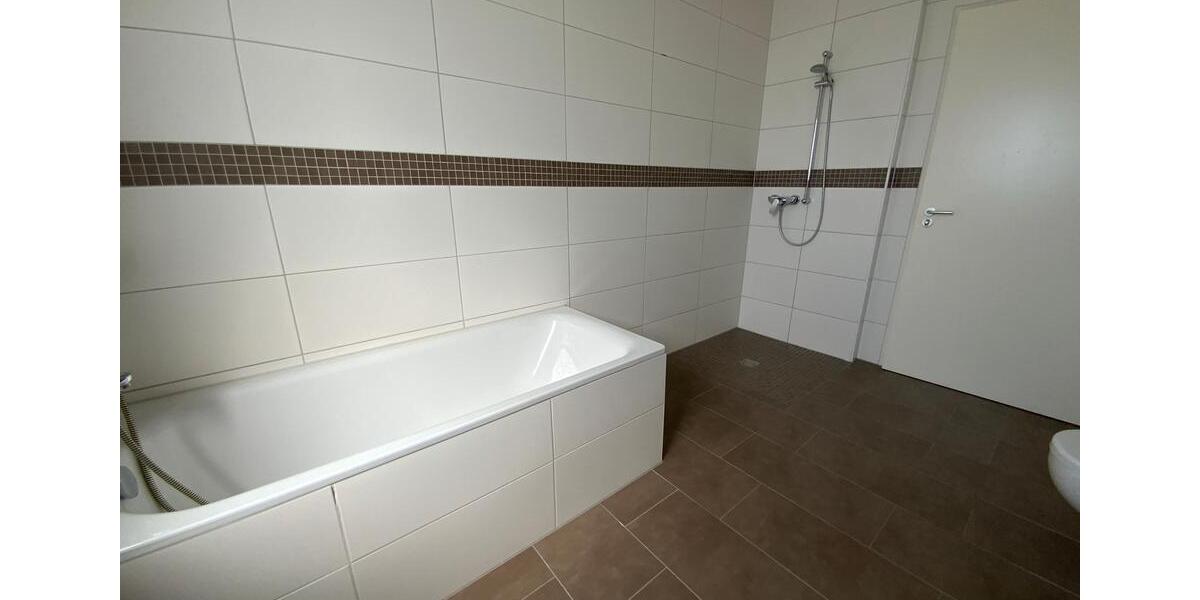 Dachgeschoßwohnung Meerbusch - 3 Zimmer, 99 m&sup2;, 1.415&euro; | Angebot:26235355